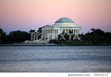 building, lake, washington 70353217