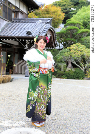 Adult furisode location shoot, Japanese woman in green kimono Adult furisode location shoot, Japanese woman in green kimono 70353273