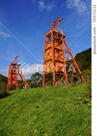 Coal Mine Memorial Forest Park / Vertical Rolling Tower Coal Mine Memorial Forest Park / Vertical Rolling Tower 70355212