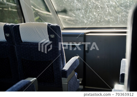 Observation car 70363912