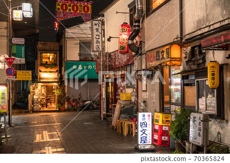 “東京”朝陽谷星光路懷舊酒吧 “東京”朝陽谷星光路懷舊酒吧 70365824