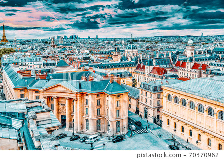 Beautiful panoramic view of Paris from the roof of the Pantheon. View on University of Paris. 70370962