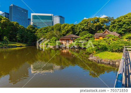Visiting Tokyo Gardens, Shiodome, Chuo-ku, Hamarikyu Gardens, Metropolitan Cultural Property Garden 70371850