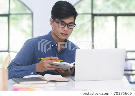 Education and online learning. 70375669