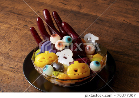 Halloween fruit punch 70377307