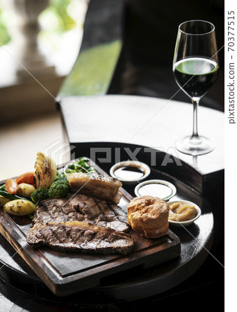 sunday roast beef traditional british meal set on table sunday roast beef traditional british meal set on table 70377515