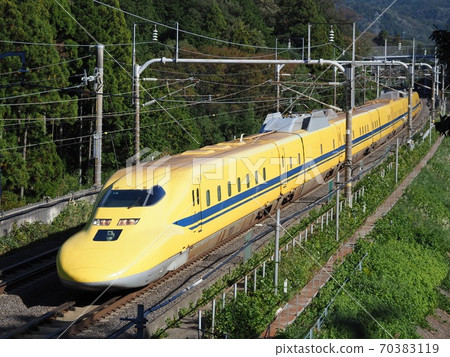 Doctor Yellow at Sekigahara 70383119