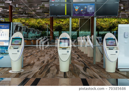 [新加坡]樟宜國際機場的自動值機機 70385686
