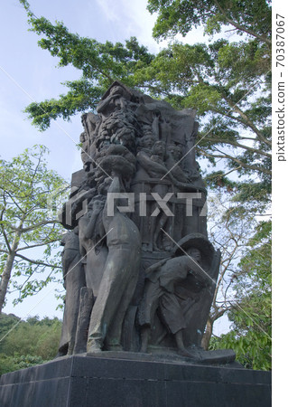 6 May 2007 the Monuments for Martyrs Against 6 May 2007 the Monuments for Martyrs Against 70387067