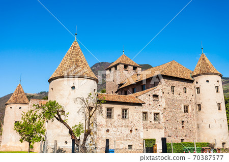 Maretsch Castle or Castel Mareccio 70387577