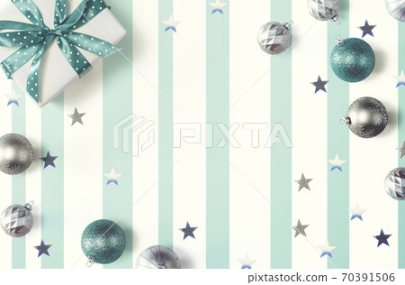 Christmas gift box with baubles Christmas gift box with baubles 70391506