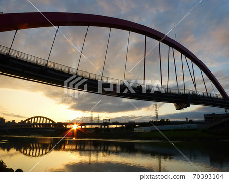 Afternoon view of the beautiful Rainbow Bridge 70393104