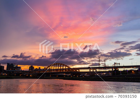 Twilight view of the beautiful First MacArthur Bridge 70393150