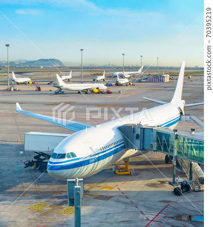 Telescopic gangway, airplane, airfield, airport 70395219