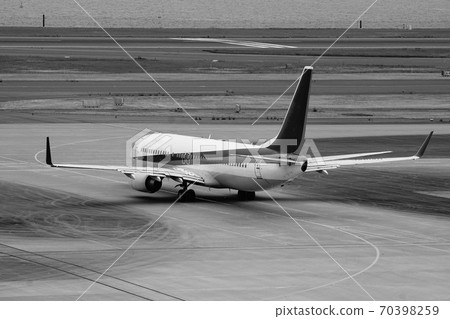 Airplane 76 Airplane 76 70398259