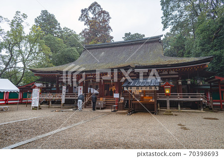 雨中的石神神宮 70398693