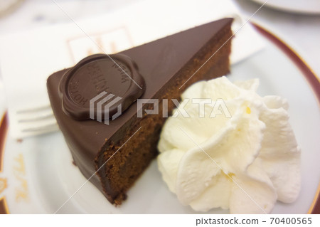 Sachertorte 70400565