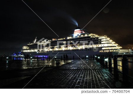 橫濱停泊的豪華客船 70400704