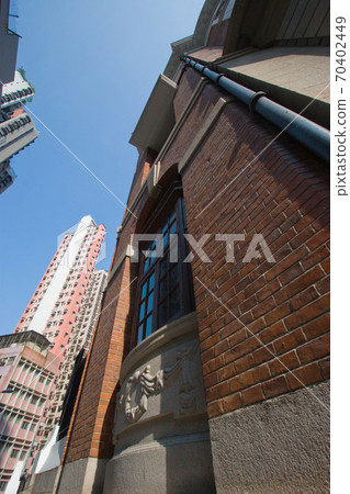 28 April 2007 the front of Kom Tong Hall, Sun 28 April 2007 the front of Kom Tong Hall, Sun 70402449