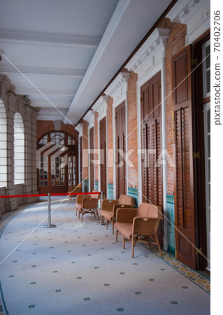 28 April 2007 the hall way at  Kom Tong Hall,  at 70402706