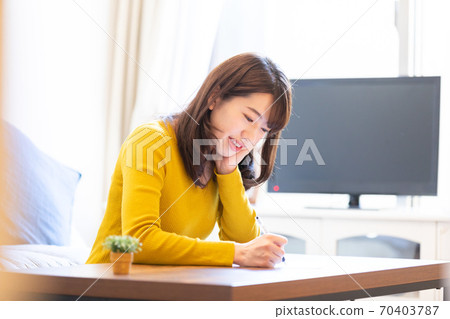 用圓珠筆寫的女人 70403787