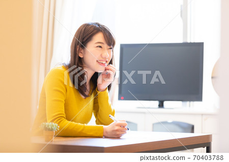 用圓珠筆寫的女人 70403788