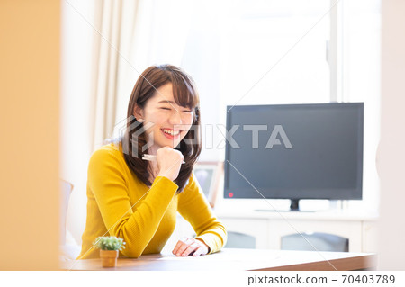 用圓珠筆寫的女人 70403789