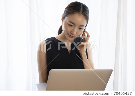 woman working 70405437