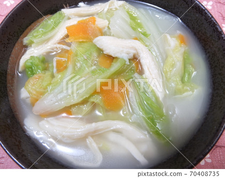 大量高麗菜的雞湯♪ 70408735