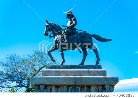 Aoba Castle Ruins, Statue of Masamune Date in the Blue Sky Miyagi Sendai Aoba Castle Ruins, Statue of Masamune Date in the Blue Sky Miyagi Sendai 70408855