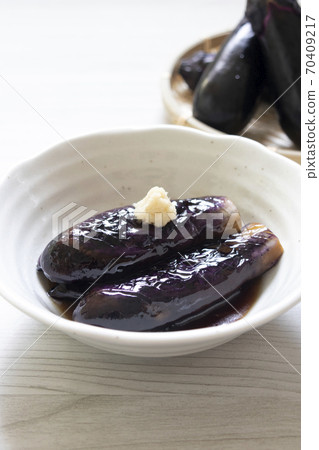 水煮茄子和茄子 水煮茄子和茄子 70409217