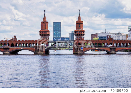 Oberbaumbrucke across the Spree, the longest bridge of Berlin, Germany Oberbaumbrucke across the Spree, the longest bridge of Berlin, Germany 70409790