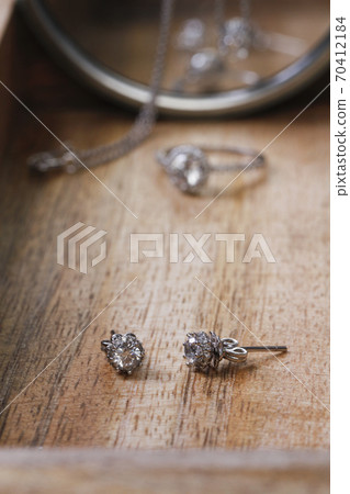 jewelry jewelry 70412184