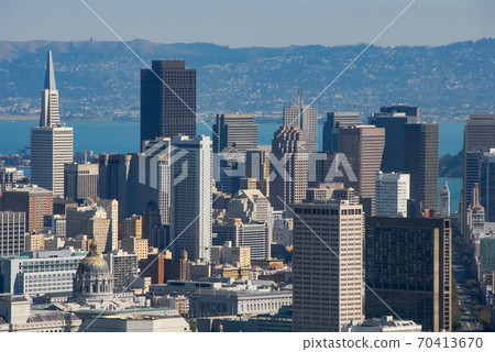 From Twin Peaks to San Francisco Cityscape (Skyscraper) 70413670
