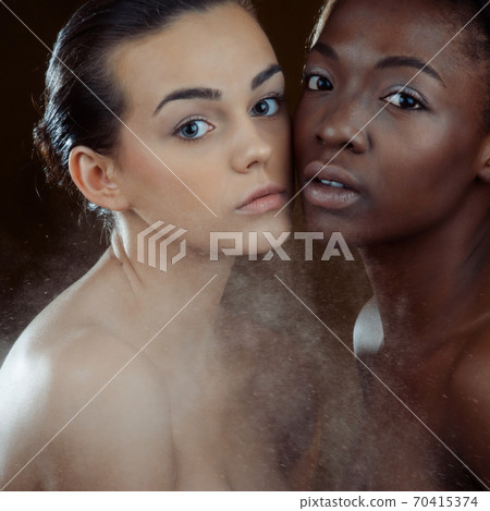 two fashion model 70415374