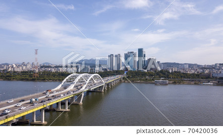 High-rise building, Yanghwa Bridge, Mapo-gu, Han River, Seoul High-rise building, Yanghwa Bridge, Mapo-gu, Han River, Seoul 70420036
