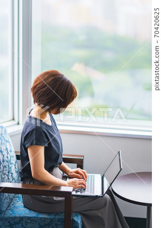 在Telework Hotel [Corona的新常態]工作 70420625