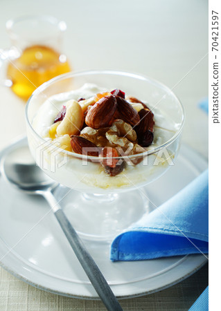 堅果和乾果酸奶 70421597