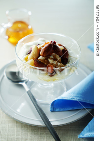 堅果和乾果酸奶 70421598