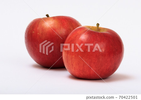 Two ripe red apples on a white background - Stock Photo [70422501] - PIXTA