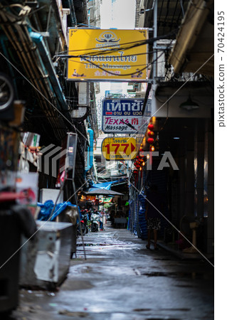 Asia Thailand Chinatown Yaowarat Yaowarat Road back alley tourist spot crowded souvenirs Asia Thailand Chinatown Yaowarat Yaowarat Road back alley tourist spot crowded souvenirs 70424195