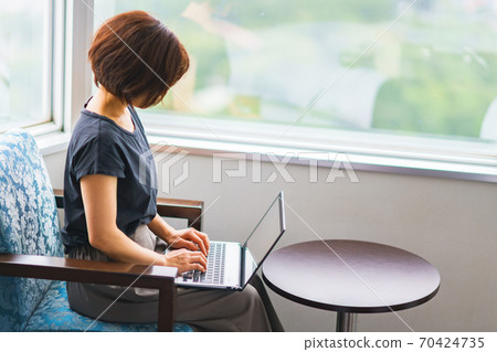 Telework Hotel Work [New Normal with Corona] 70424735