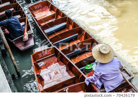 Damnoen saduak floating market selling with food and drink from farm 70426179