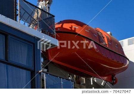 Close up of life boat on board of cruise ship 70427047