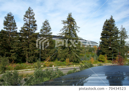 CUPERTINO, CALIFORNIA, UNITED STATES - NOV 26th, 2018: Aerial photo of Apple new campus building 70434523