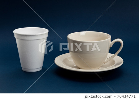 Disposable Cup and Coffee Cup Disposable Cup and Coffee Cup 70434771