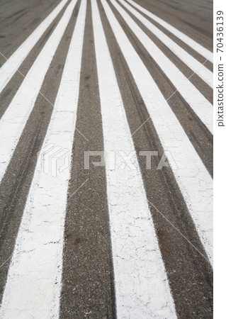 Runway Runway 70436139