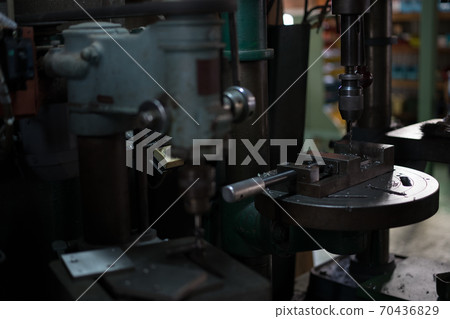 Drilling with drilling machine 70436829