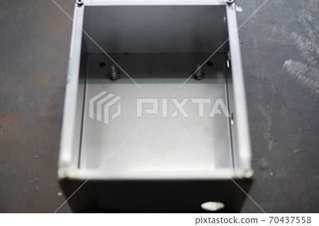 Tack welding work Tack welding work 70437558
