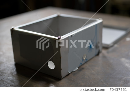 Tack welding work Tack welding work 70437561